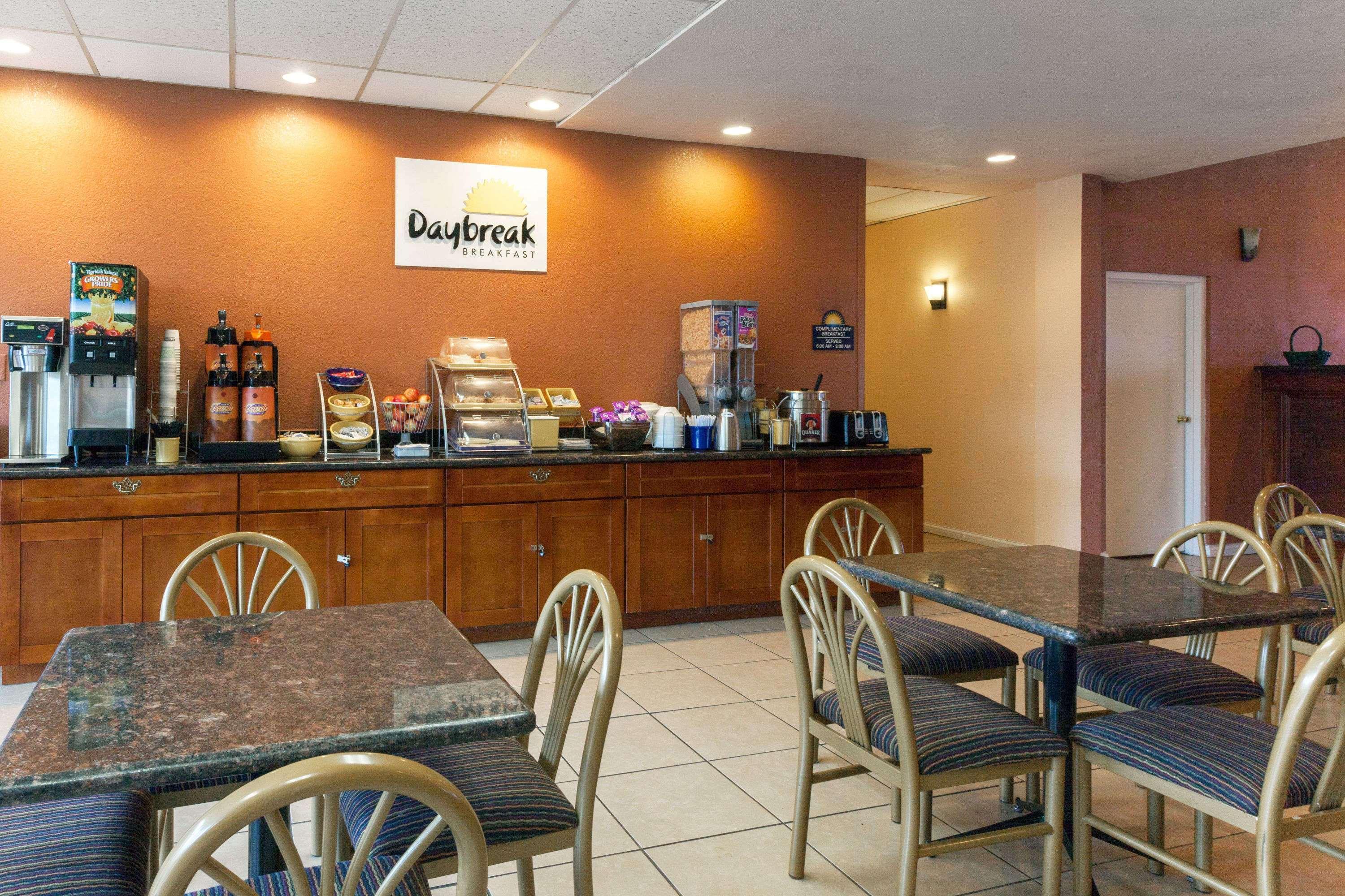 Days Inn By Wyndham Oklahoma City Fairground Kültér fotó
